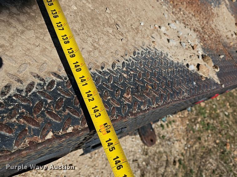 image for item EJ6023 2000 GMC C7500 flatbed truck