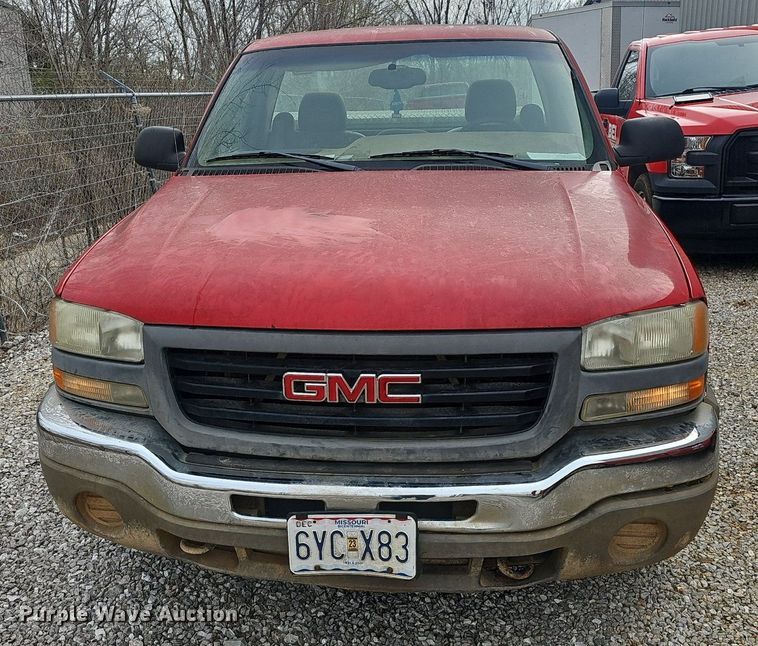 image for item EJ6080 2005 GMC Sierra 1500 pickup truck