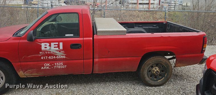 image for item EJ6080 2005 GMC Sierra 1500 pickup truck