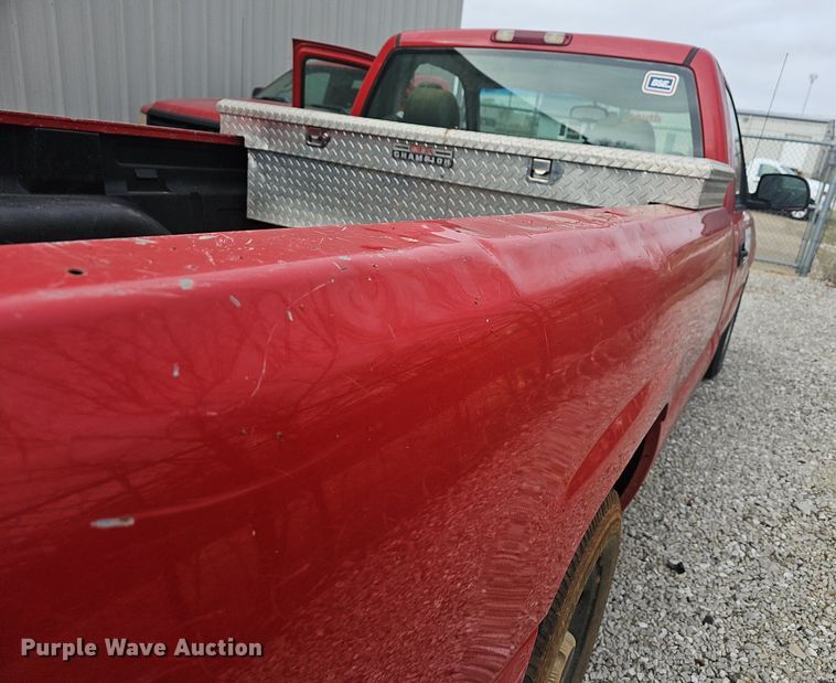 image for item EJ6080 2005 GMC Sierra 1500 pickup truck