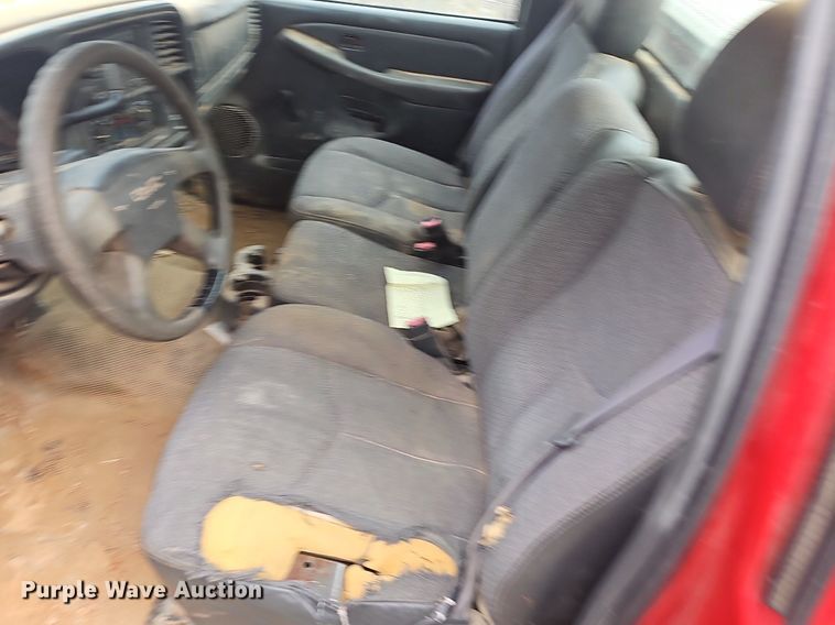 image for item EJ6080 2005 GMC Sierra 1500 pickup truck