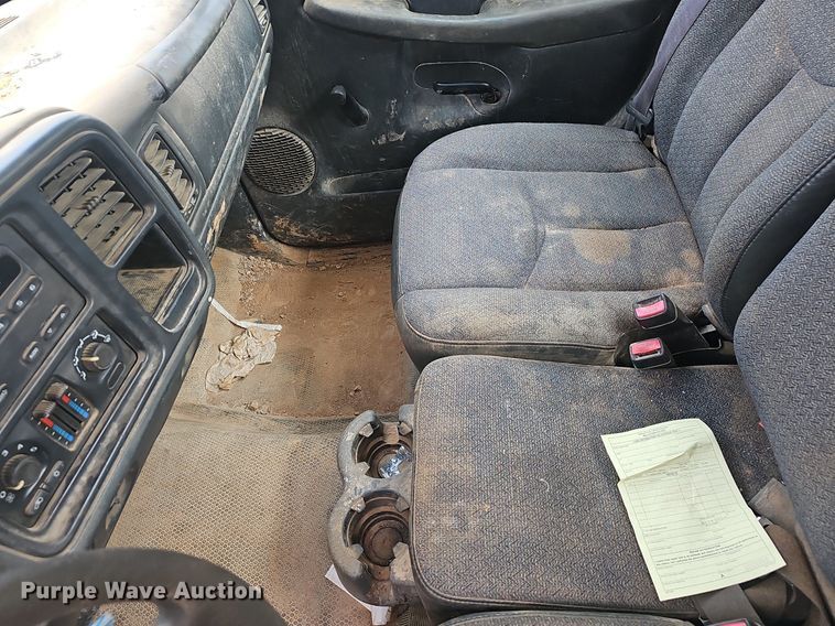 image for item EJ6080 2005 GMC Sierra 1500 pickup truck