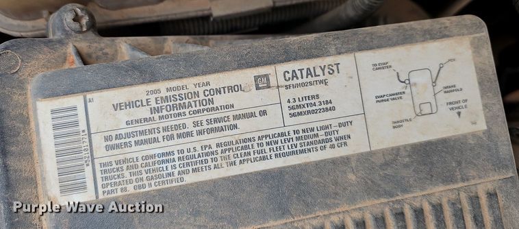 image for item EJ6080 2005 GMC Sierra 1500 pickup truck