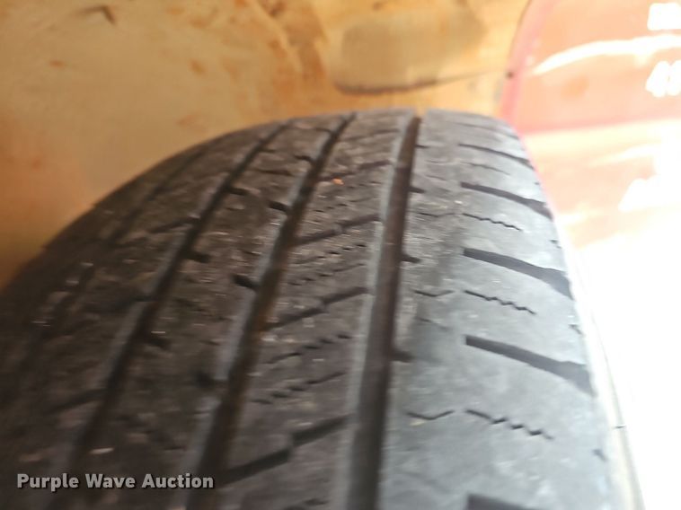 image for item EJ6080 2005 GMC Sierra 1500 pickup truck