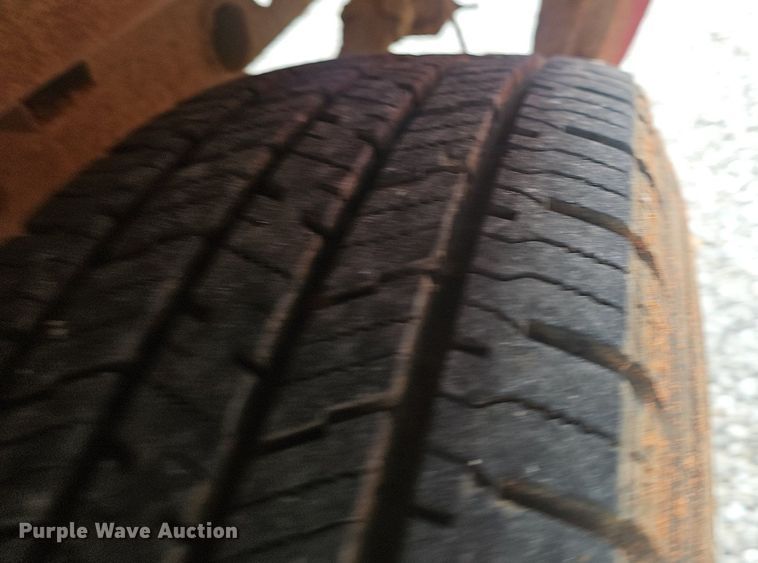 image for item EJ6080 2005 GMC Sierra 1500 pickup truck