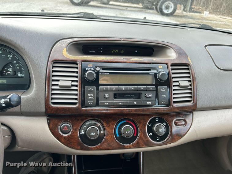 image for item EK4039 2002 Toyota  Camry LE 