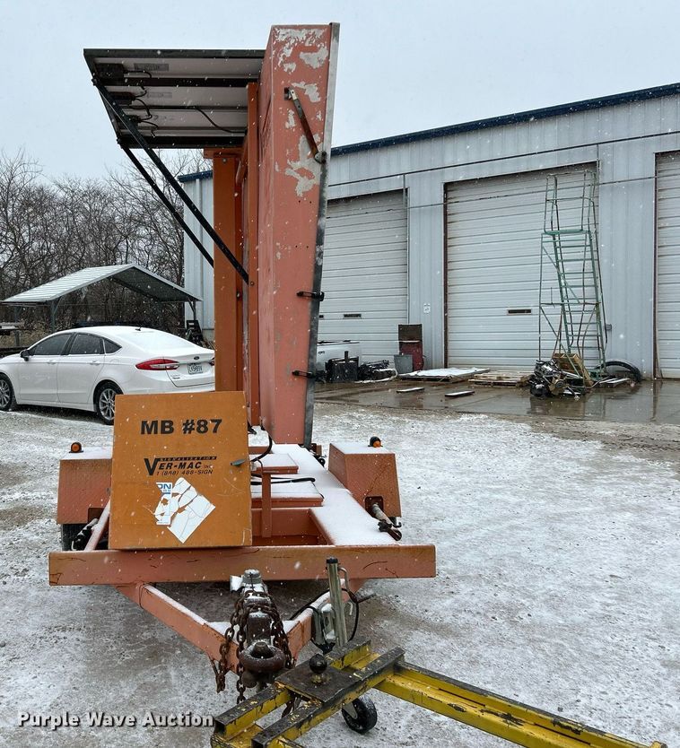 image for item EK4092 2003 Ver-Mac PCMS-1210 message board trailer