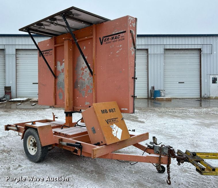 image for item EK4092 2003 Ver-Mac PCMS-1210 message board trailer