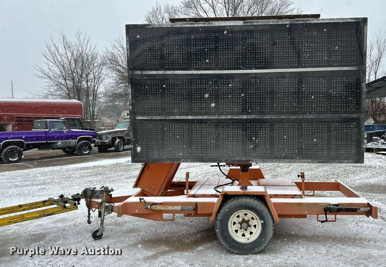 image for item EK4092 2003 Ver-Mac PCMS-1210 message board trailer