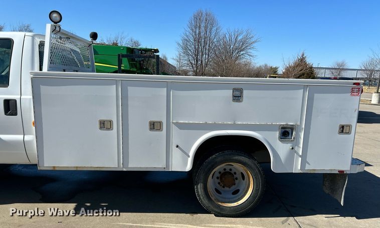 image for item EK4095 2011 Ford F550 Super Duty XL utility / service truck