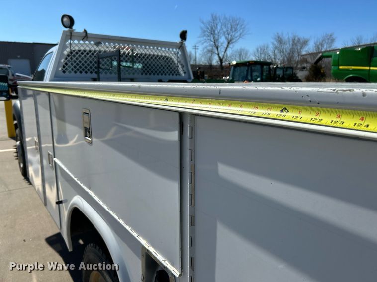 image for item EK4095 2011 Ford F550 Super Duty XL utility / service truck