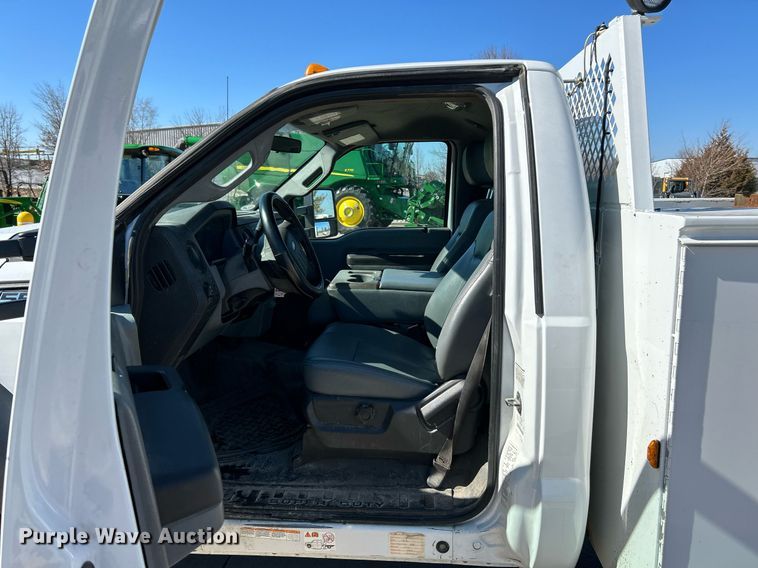 image for item EK4095 2011 Ford F550 Super Duty XL utility / service truck