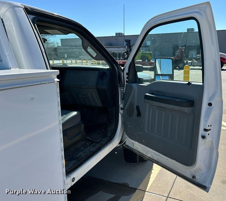 image for item EK4095 2011 Ford F550 Super Duty XL utility / service truck