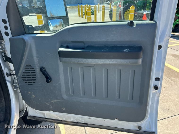 image for item EK4095 2011 Ford F550 Super Duty XL utility / service truck