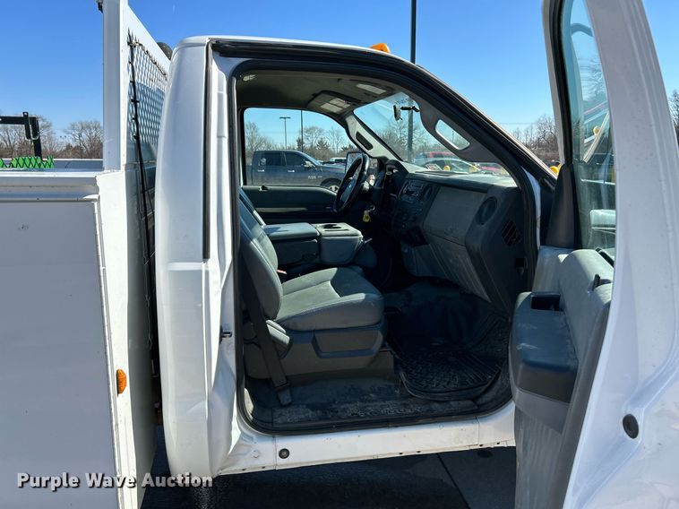 image for item EK4095 2011 Ford F550 Super Duty XL utility / service truck