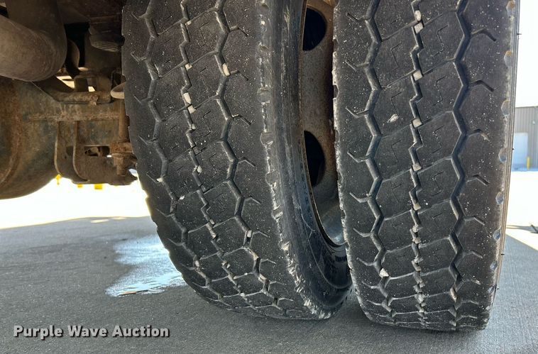 image for item EK4095 2011 Ford F550 Super Duty XL utility / service truck