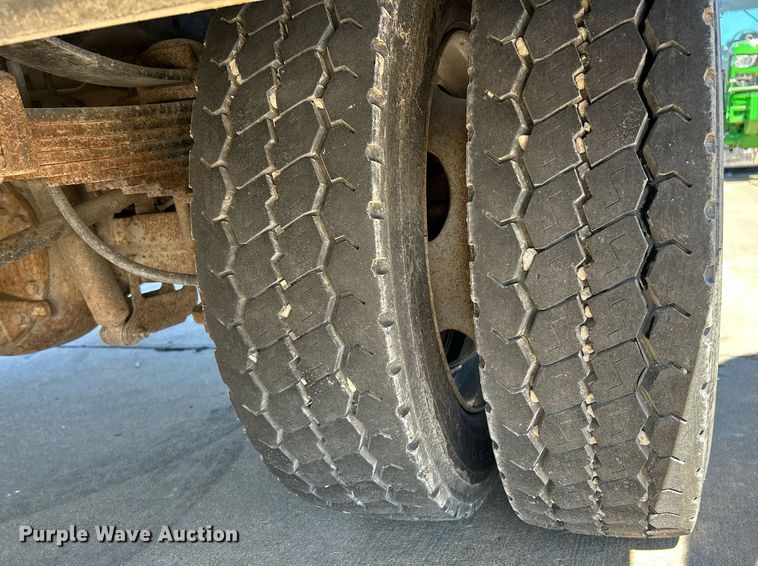 image for item EK4095 2011 Ford F550 Super Duty XL utility / service truck