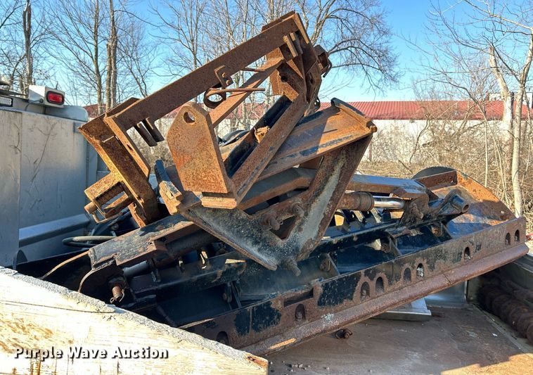 image for item EK4113 2011 Ford F450 Super Duty XL dump truck