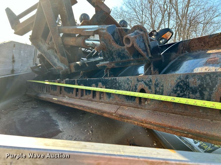 image for item EK4113 2011 Ford F450 Super Duty XL dump truck