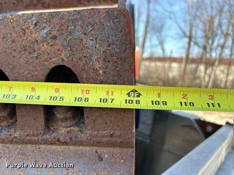 image for item EK4113 2011 Ford F450 Super Duty XL dump truck