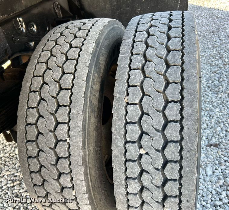 image for item EK4113 2011 Ford F450 Super Duty XL dump truck