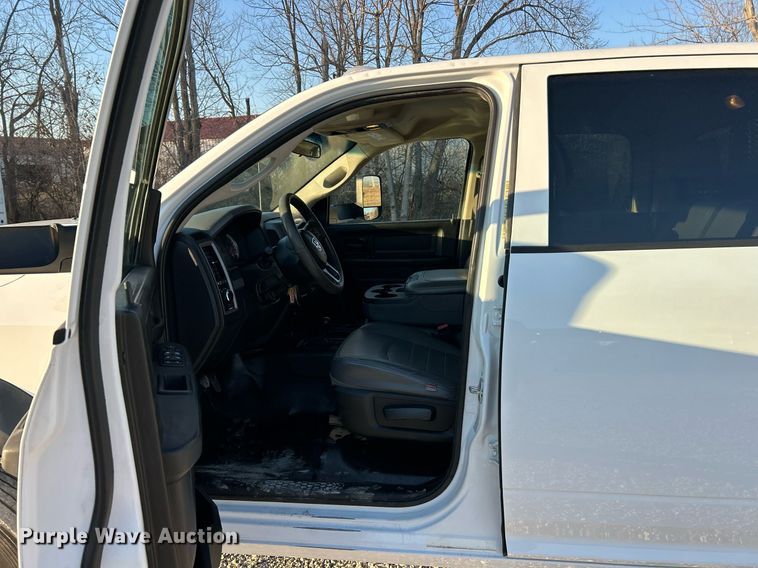 image for item EK4117 2017 Dodge  Ram 5500HD Crew Cab utility / service truck