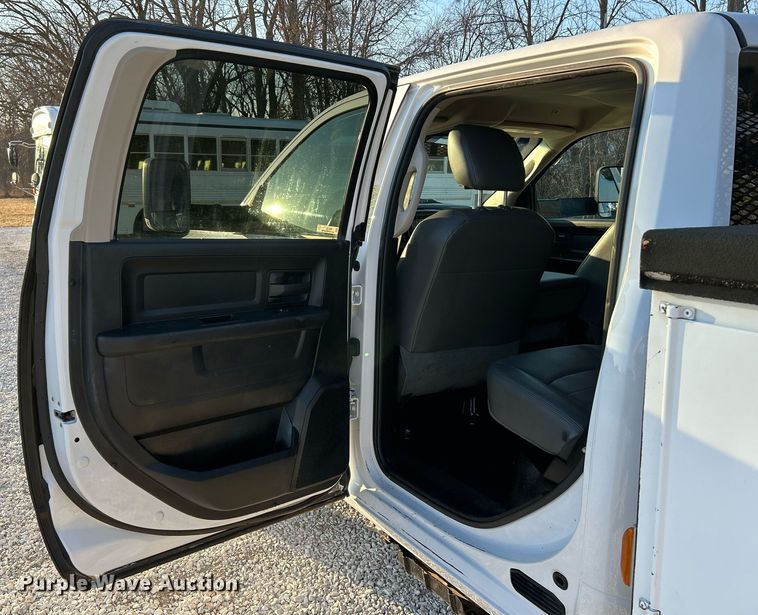 image for item EK4117 2017 Dodge  Ram 5500HD Crew Cab utility / service truck