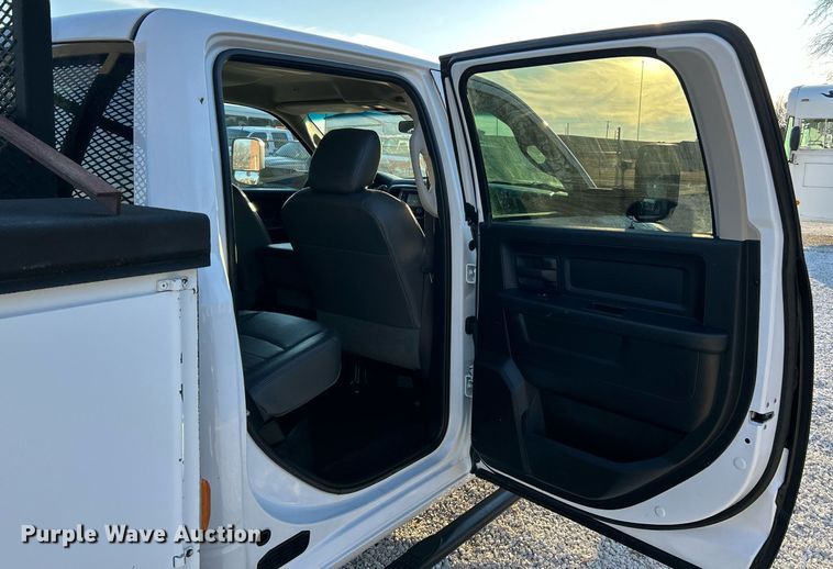 image for item EK4117 2017 Dodge  Ram 5500HD Crew Cab utility / service truck