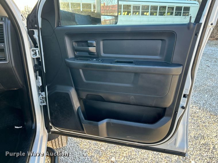 image for item EK4117 2017 Dodge  Ram 5500HD Crew Cab utility / service truck