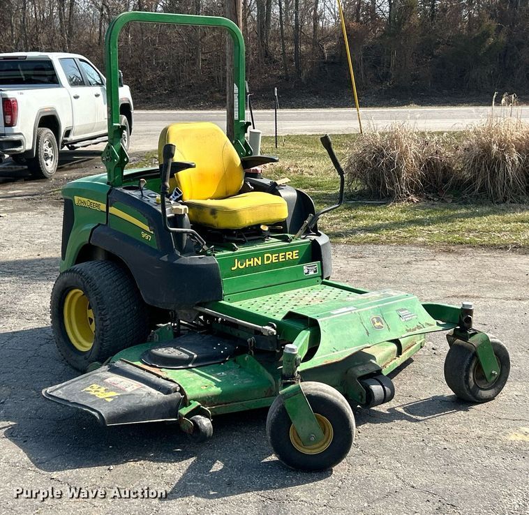 image for item EK4124 2011 John Deere 997 ZTR lawn mower
