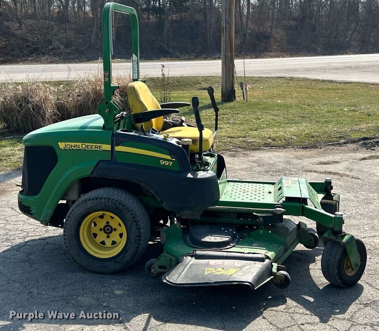 image for item EK4124 2011 John Deere 997 ZTR lawn mower