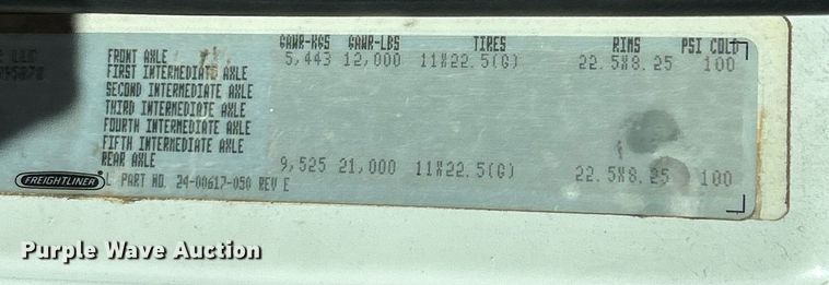 image for item EK4129 2001 Freightliner FL70 truck cab and chassis