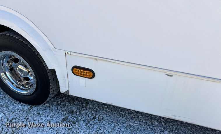 image for item EK4136 2015 Ford E450 Super Duty shuttle bus