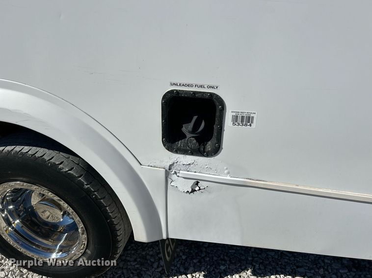 image for item EK4136 2015 Ford E450 Super Duty shuttle bus