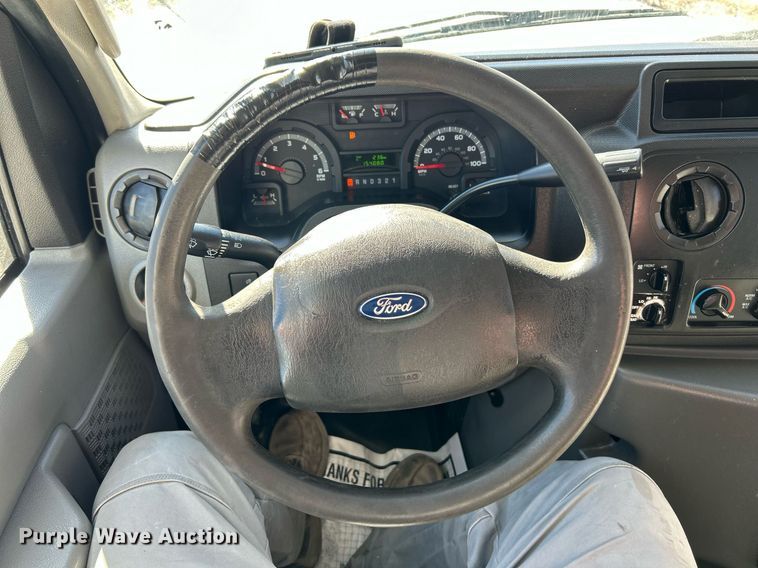 image for item EK4136 2015 Ford E450 Super Duty shuttle bus