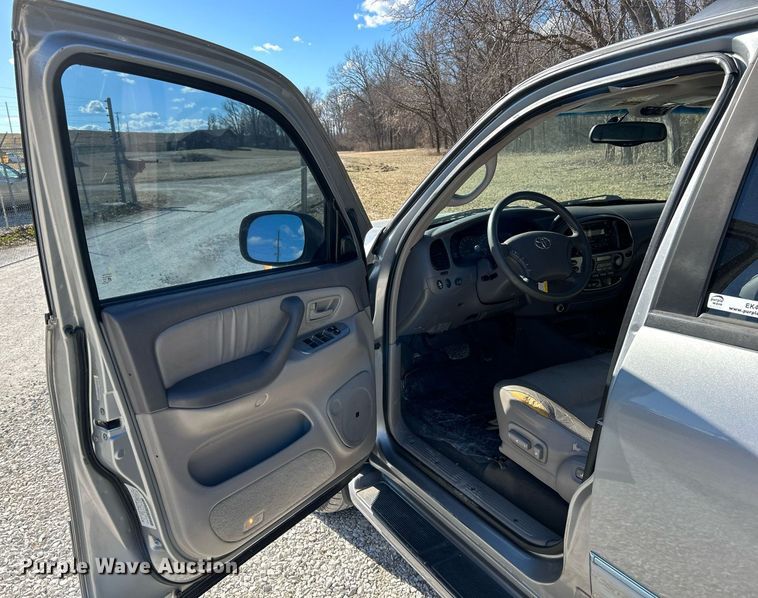 image for item EK4138 2003 Toyota Sequoia Limited SUV