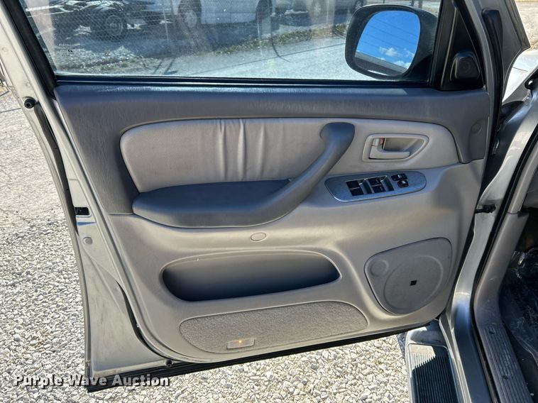 image for item EK4138 2003 Toyota Sequoia Limited SUV