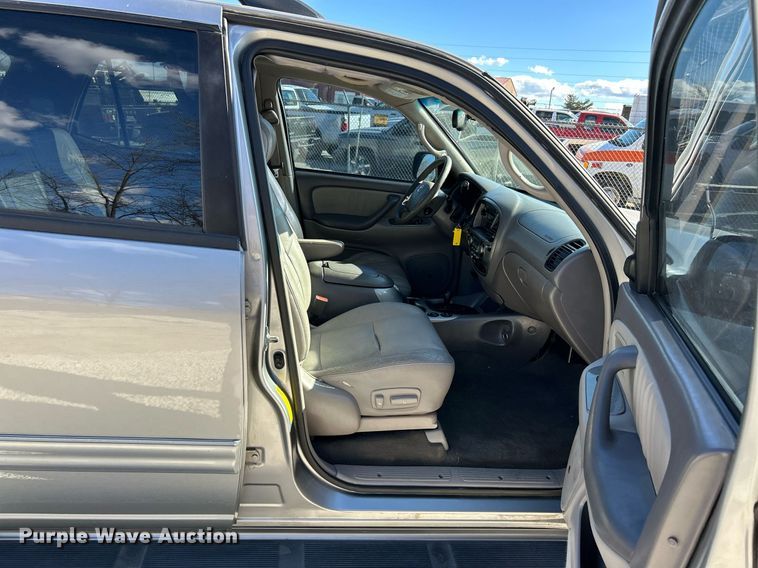 image for item EK4138 2003 Toyota Sequoia Limited SUV