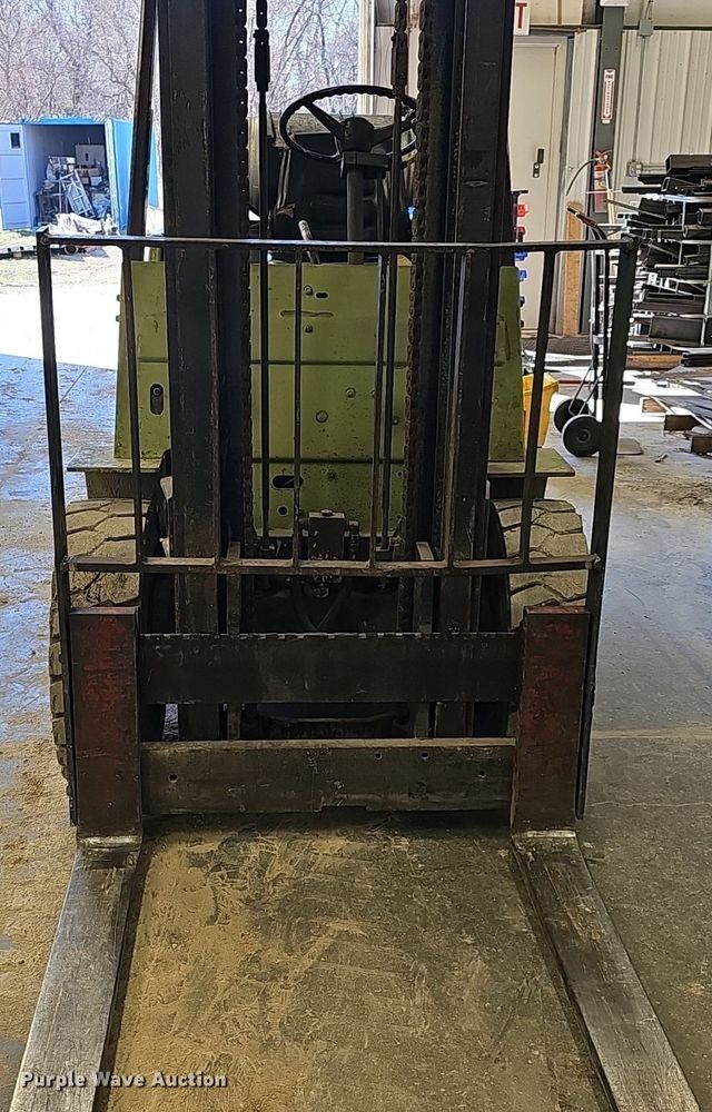 image for item EK5549 Clark GPS20MC forklift