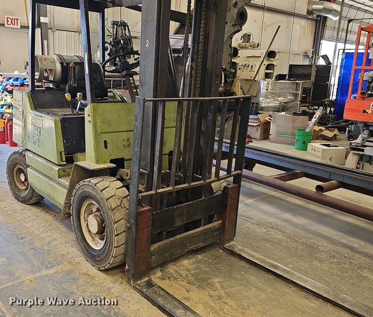 image for item EK5549 Clark GPS20MC forklift