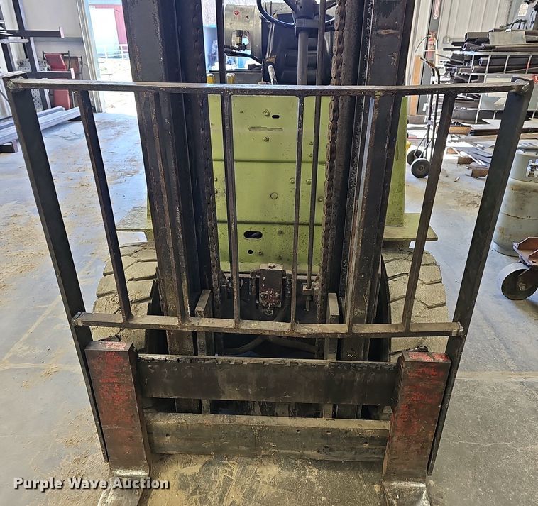 image for item EK5549 Clark GPS20MC forklift