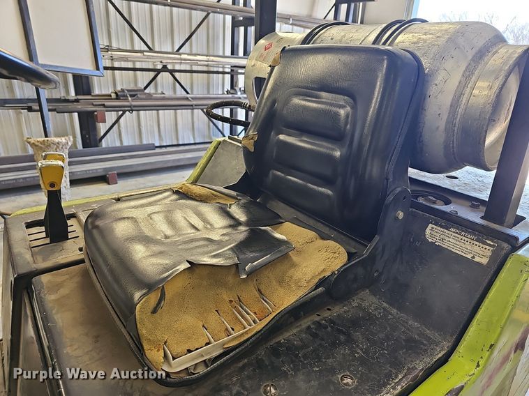 image for item EK5549 Clark GPS20MC forklift