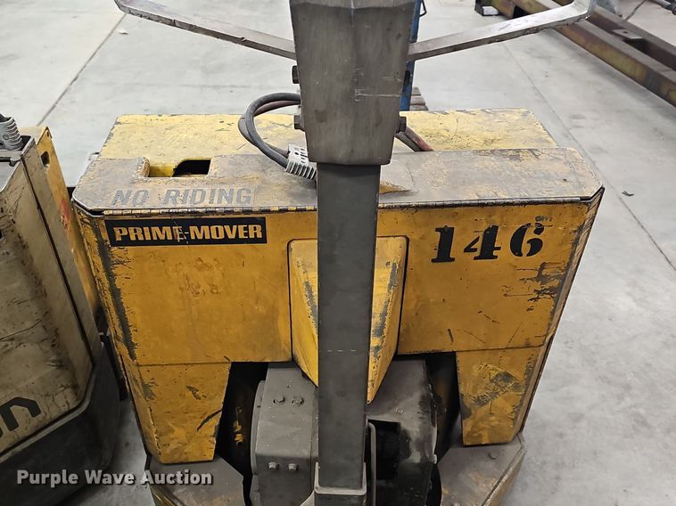 image for item EK5550 (2) pallet jacks