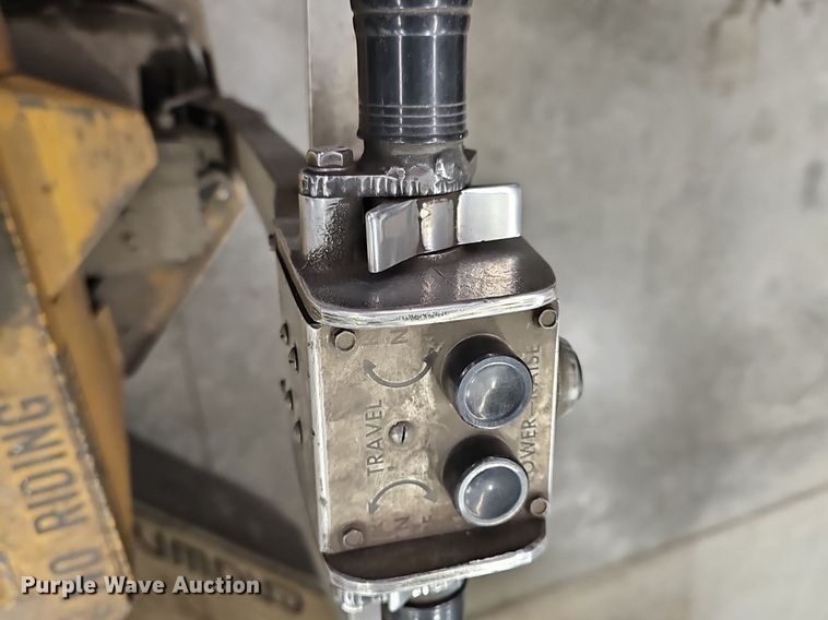 image for item EK5550 (2) pallet jacks