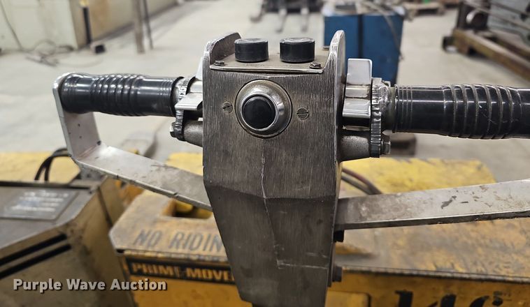 image for item EK5550 (2) pallet jacks