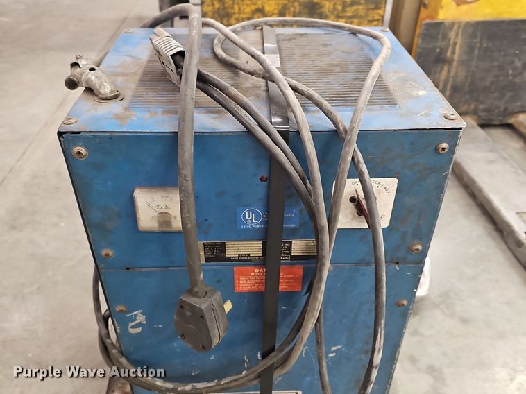 image for item EK5550 (2) pallet jacks