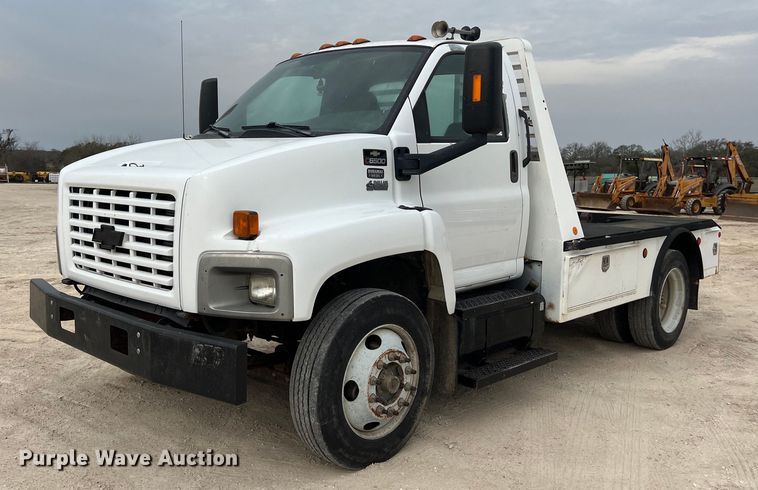 image for item KV9805 2006 Chevrolet C6500 flatbed truck
