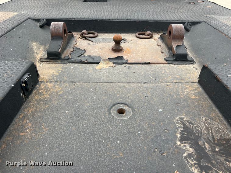 image for item KV9805 2006 Chevrolet C6500 flatbed truck