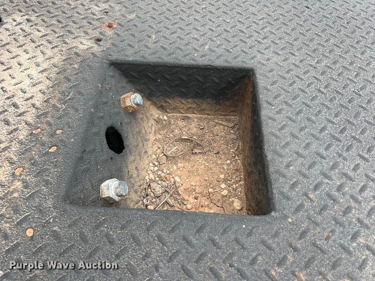 image for item KV9805 2006 Chevrolet C6500 flatbed truck