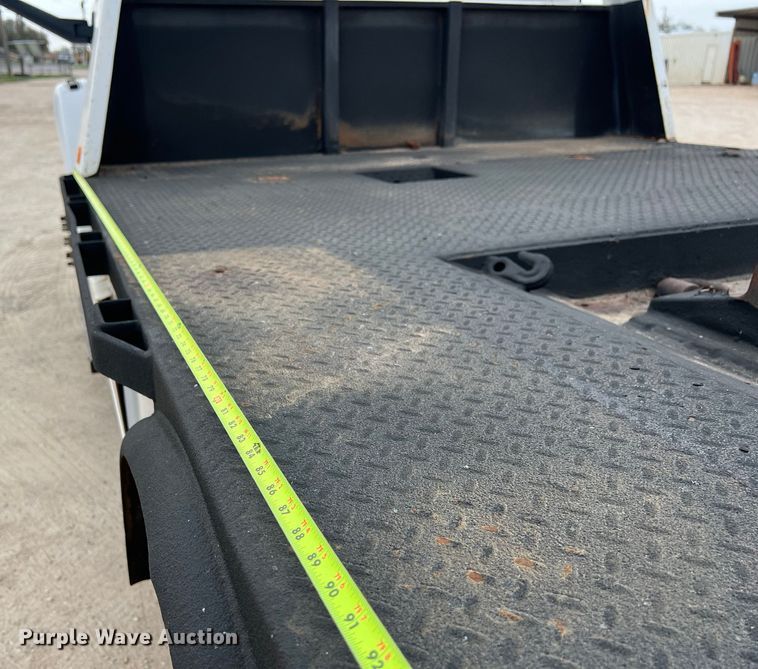 image for item KV9805 2006 Chevrolet C6500 flatbed truck